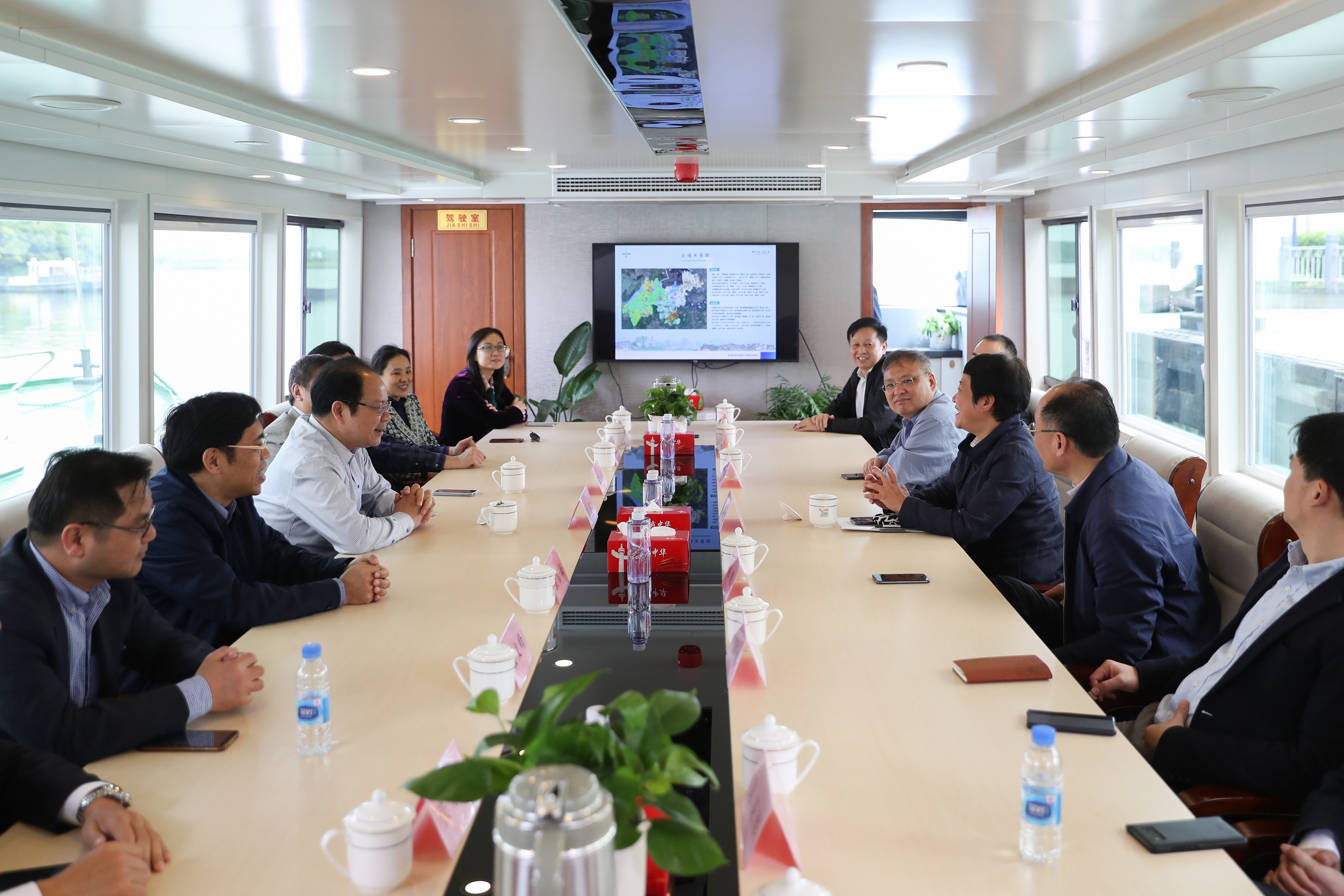 1557992205406068064.jpg d7d391fa6aaebe8f608ac3c4206bba9.jpg